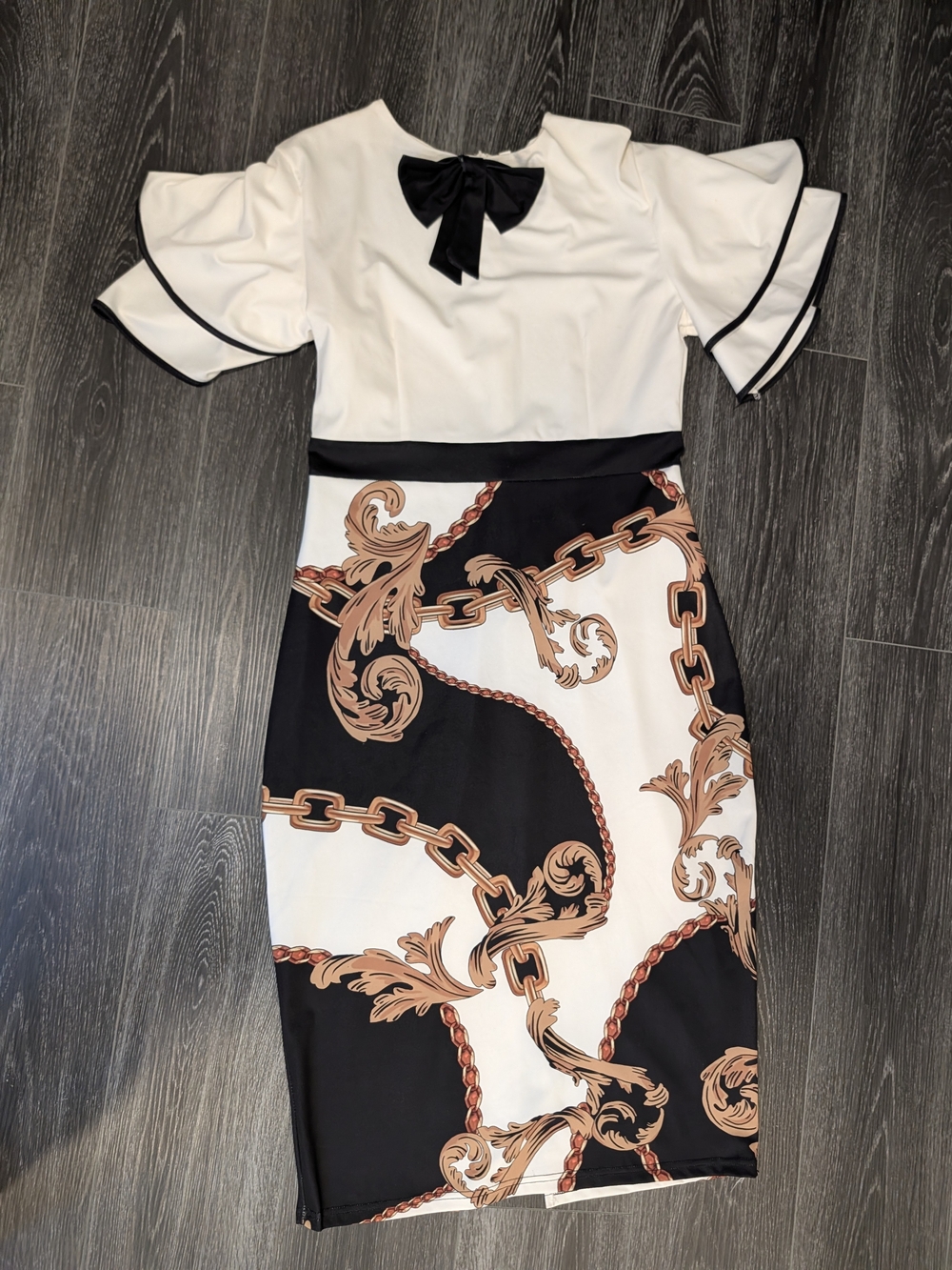 Elegant Black & White Bow-Accent Sheath Dress